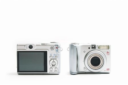 simsearch:400-04564986,k - Compact digital cameras on white background Photographie de stock - Aubaine LD & Abonnement, Code: 400-04522995