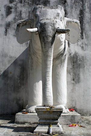 simsearch:400-04463989,k - White elephant in Wat Phra Singh, Chiang Mai, Thailand Stock Photo - Budget Royalty-Free & Subscription, Code: 400-04523352