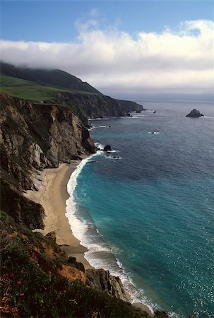 pacific coast highway - is a sparsely populated region of the central California, United States coast where the Santa Lucia Mountains rise abruptly from the Pacific Ocean. Photographie de stock - Aubaine LD & Abonnement, Code: 400-04523662