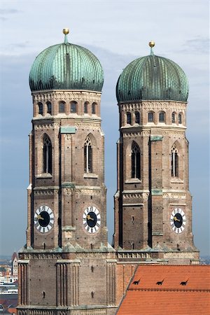 frauenkirche - Towers of Frauenkirche Cathedral Church in Munich (Munchen), Germany. View from New Town hall (Neues Rathhaus) Photographie de stock - Aubaine LD & Abonnement, Code: 400-04534290