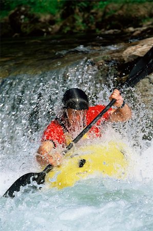 simsearch:400-04536316,k - Young man kayaking in river Foto de stock - Super Valor sin royalties y Suscripción, Código: 400-04536664