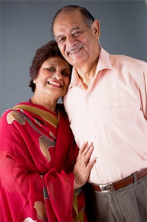 retired indian couple - Portrait of a happy elderly East Indian couple Foto de stock - Super Valor sin royalties y Suscripción, Código: 400-04536906