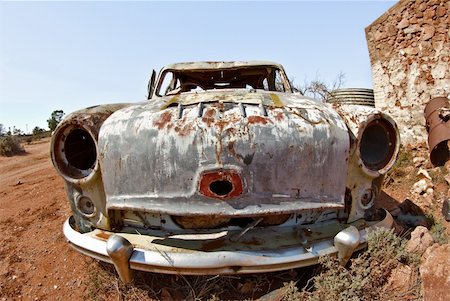 an old car rusts away in the hot australian desert Stock Photo - Budget Royalty-Free & Subscription, Code: 400-04537144