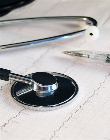 simsearch:400-05288227,k - Stethoscope and pen laying on the cardiogram Stock Photo - Budget Royalty-Free & Subscription, Code: 400-04538679