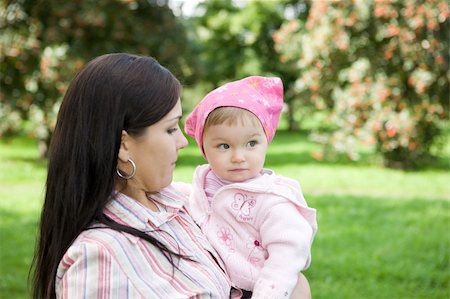 simsearch:400-04986804,k - happy family together in park Stockbilder - Microstock & Abonnement, Bildnummer: 400-04539804