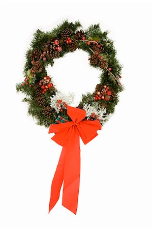 simsearch:400-04546543,k - Christmas wreath isolated on a whith background Foto de stock - Royalty-Free Super Valor e Assinatura, Número: 400-04532256