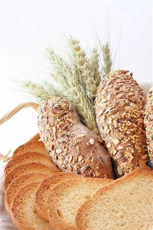 simsearch:400-07996450,k - Assortment of baked bread with wheat isolated on white background Foto de stock - Royalty-Free Super Valor e Assinatura, Número: 400-04533409