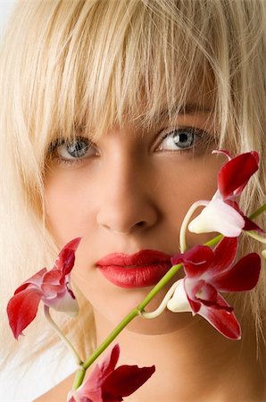 simsearch:400-06096871,k - classic beauty style portrait of blond girl with flowers Stock Photo - Budget Royalty-Free & Subscription, Code: 400-04547252