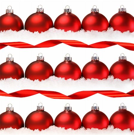 simsearch:400-05891304,k - Red christmas balls with snow isolated on white background Foto de stock - Royalty-Free Super Valor e Assinatura, Número: 400-04548660