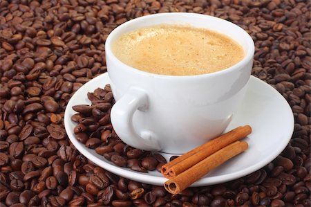 simsearch:400-03970916,k - coffee beans Fotografie stock - Microstock e Abbonamento, Codice: 400-04549020