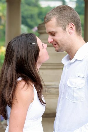 simsearch:400-04702706,k - happy young couple together Stockbilder - Microstock & Abonnement, Bildnummer: 400-04549183