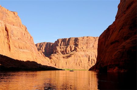 simsearch:400-05339231,k - Fisherman on the Colorado River in Glen Canyon Arizona Photographie de stock - Aubaine LD & Abonnement, Code: 400-04541715