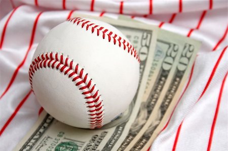 simsearch:400-05089629,k - Baseball and dollars Photographie de stock - Aubaine LD & Abonnement, Code: 400-04554240