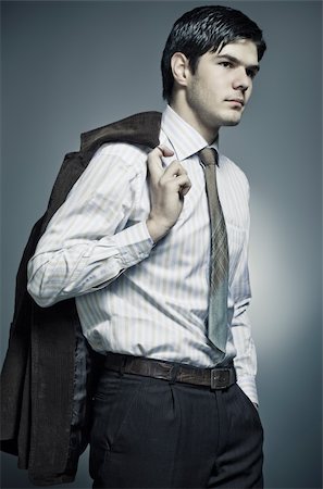 simsearch:400-04173616,k - portrait of a young man in a suit, studio shot Stockbilder - Microstock & Abonnement, Bildnummer: 400-04554699