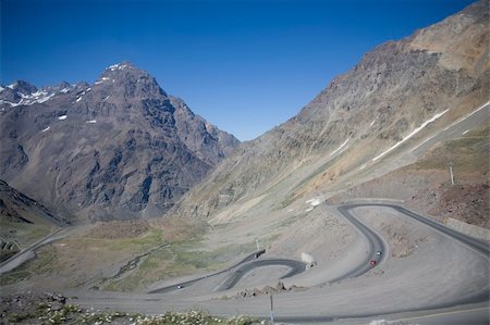 The Andes form the world's longest exposed mountain range. They lie as a continuous chain of highland along the western coast of South America. Stockbilder - Microstock & Abonnement, Bildnummer: 400-04555206