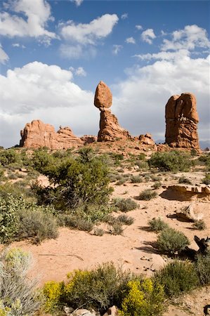 simsearch:845-03463700,k - Balanced Rock - Rock formation in Arches National Park in Utah, USA Stock Photo - Budget Royalty-Free & Subscription, Code: 400-04556486