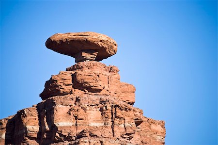 simsearch:400-05064360,k - Mexican Hat Rock - uniquely sombrero-shaped rock Stock Photo - Budget Royalty-Free & Subscription, Code: 400-04556492