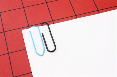 simsearch:400-04277882,k - paper clips with copyspace Foto de stock - Super Valor sin royalties y Suscripción, Código: 400-04557626