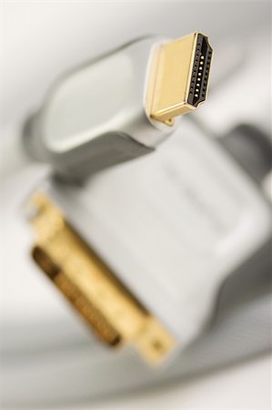 simsearch:695-05768051,k - Macro Shot of HDMI Cable Foto de stock - Royalty-Free Super Valor e Assinatura, Número: 400-04557658