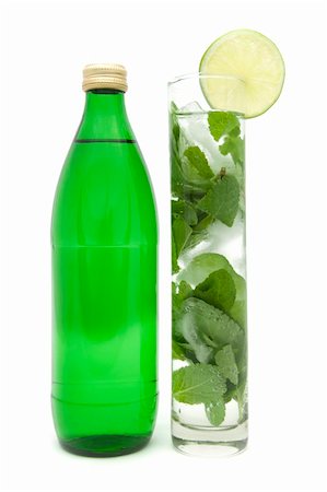 simsearch:630-02220372,k - Mineral Water. Bottle and Glass with mint and ice rocks. Foto de stock - Super Valor sin royalties y Suscripción, Código: 400-04559894