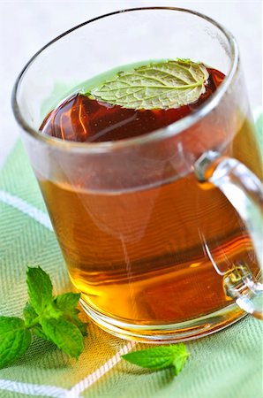 simsearch:400-06554630,k - Cup of fresh herbal mint tea with peppermint leaves Stock Photo - Budget Royalty-Free & Subscription, Code: 400-04553265