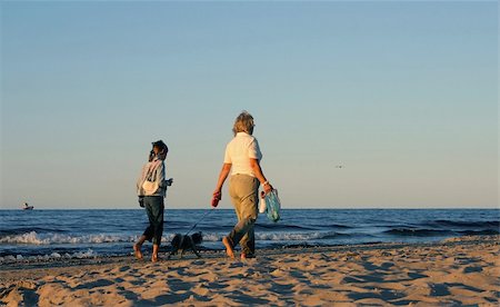 mother and daughter during summer beach stroll Stock Photo - Budget Royalty-Free & Subscription, Code: 400-04564969