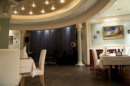 Beautiful and luxurious restaurant in modern hotel Photographie de stock - Aubaine LD & Abonnement, Code: 400-04566600