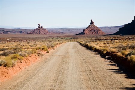 simsearch:400-05064360,k - Setting Hen Butte - Valley of the gods in Utah, USA Stock Photo - Budget Royalty-Free & Subscription, Code: 400-04560281