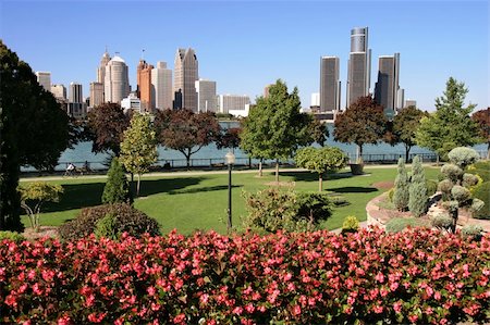 small town downtown canada - view of Detroit skyline from Windsor, Ontario Stock Photo - Budget Royalty-Free & Subscription, Code: 400-04561804