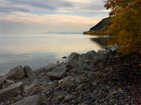 Autumn on the Lake Baikal Foto de stock - Super Valor sin royalties y Suscripción, Código: 400-04563809