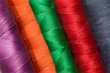 Macro view of colorful spools of thread Photographie de stock - Aubaine LD & Abonnement, Code: 400-04574507
