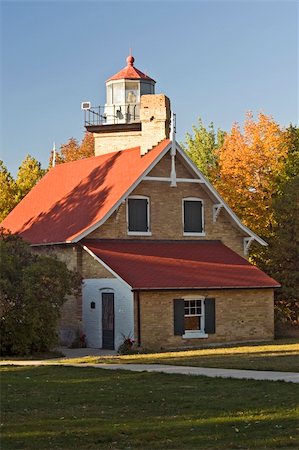 eagle bluff - Eagle Bluff Lighthouse in Door County Wisconsin in early October. Photographie de stock - Aubaine LD & Abonnement, Code: 400-04575282