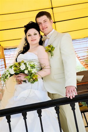 simsearch:400-07332647,k - portrait of bride and groom on the balcony Stockbilder - Microstock & Abonnement, Bildnummer: 400-04575734