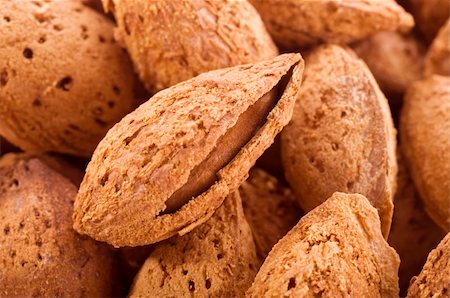 simsearch:400-04833195,k - Close up for pile of almond nuts as whole background. Foto de stock - Super Valor sin royalties y Suscripción, Código: 400-04577045