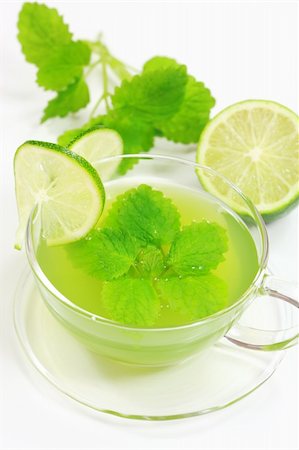 Herbal green tea with fresh mint and lemon Photographie de stock - Aubaine LD & Abonnement, Code: 400-04578268