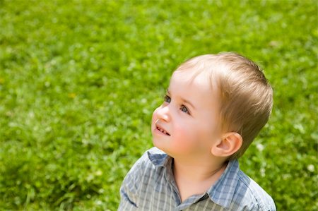 simsearch:400-05375824,k - Happy Child On The Meadow Photographie de stock - Aubaine LD & Abonnement, Code: 400-04570899