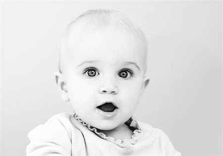 simsearch:400-04162652,k - Portrait of cute baby Stockbilder - Microstock & Abonnement, Bildnummer: 400-04572892