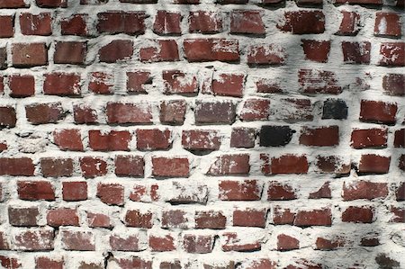 simsearch:400-06094397,k - A wall of very weathered and aged bricks. Photographie de stock - Aubaine LD & Abonnement, Code: 400-04573322