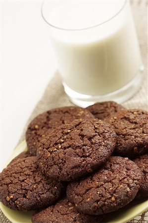 simsearch:640-02772614,k - Homemade dark chocolate cookies with almond and a glass of milk. Stock Photo - Budget Royalty-Free & Subscription, Code: 400-04582806