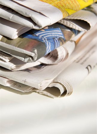 sunday market - newspapers on the table Stock Photo - Budget Royalty-Free & Subscription, Code: 400-04597422