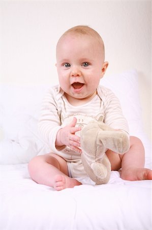 simsearch:400-04162652,k - Portrait of cute newborn laughing Stockbilder - Microstock & Abonnement, Bildnummer: 400-04598523