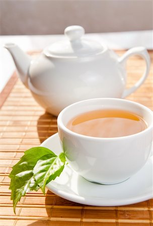 simsearch:400-05153477,k - Cup of tea Photographie de stock - Aubaine LD & Abonnement, Code: 400-04590434