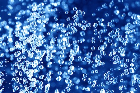 simsearch:659-03524635,k - blue water bubbles isolated on white backkground Stockbilder - Microstock & Abonnement, Bildnummer: 400-04592193