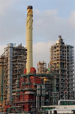 simsearch:400-04789714,k - Large chimney and chemical installations in maintenance period Stock Photo - Budget Royalty-Free & Subscription, Code: 400-04592462