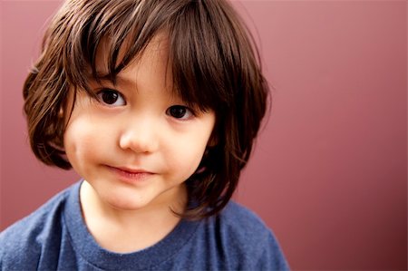 simsearch:400-05745991,k - A cute, mixed-race toddler on purple background. Foto de stock - Super Valor sin royalties y Suscripción, Código: 400-04593110