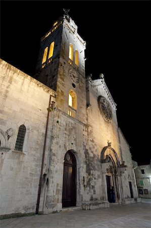 Main square with cathedral in old medieval town Korcula  by night. Croatia, Dalmatia region, Europe. Photographie de stock - Aubaine LD & Abonnement, Code: 400-04604274