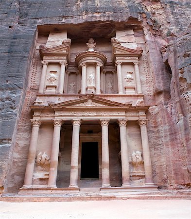 simsearch:400-05132743,k - Petra - Nabataeans capital city (Al Khazneh) , Jordan. Treasury tomb. Roman Empire period. Photographie de stock - Aubaine LD & Abonnement, Code: 400-04606258