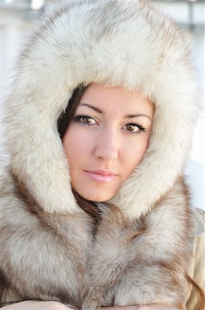 reana (artist) - pretty brunette with hazel eyes is wearing winter fur cap Photographie de stock - Aubaine LD & Abonnement, Code: 400-04607760