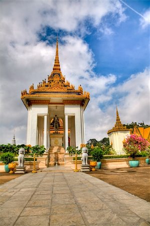 dpix (artist) - temple with horse statue within the royal palace in phnom penh - cambodia Photographie de stock - Aubaine LD & Abonnement, Code: 400-04608026