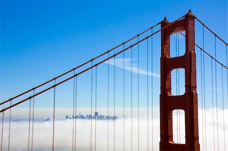 simsearch:400-04520179,k - photo of the golden gate bridge with San Francisco in the distance surrounded by clouds Foto de stock - Super Valor sin royalties y Suscripción, Código: 400-04608933